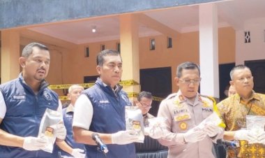 Bareskrim-Polri-Bongkar-Rumah-Produksi-Narkotika-di-Bantul,-Amankan-426-Bungkus-Keripik-Pisang,-2.022-botol-Happy-Water,-dan-10-Kg-Bahan-Baku-Narkoba