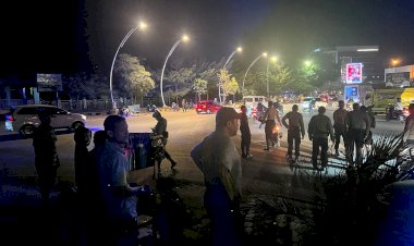 Operasi-Mantap-Brata-(OMB)-Turangga-2023-2024:-Tim-Patroli-Gabungan-Rutin-Jaga-Kamtibmas-di-Malam-Hari