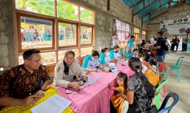 Biddokkes-Polda-NTT-Berikan-Pelayanan-Kesehatan-Gratis-kepada-Masyarakat-Kabupaten-TTS