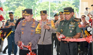 Kapolri-dan-Panglima-TNI-Resmikan-Markas-Polda-Maluku