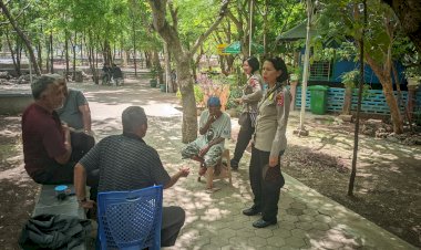 Personel-Satgas-Binmas-Gencar-Lakukan-Imbauan-Kamtibmas-di-Tempat-Keramaian