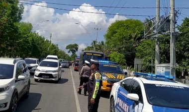 Satgas-Kamseltibcarlantas-Berperan-Aktif-dalam-Mendukung-Kelancaran-Pemilu-di-Kota-Kupang