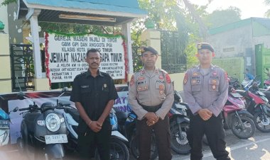 Perayaan-Ibadah-Minggu-Adven-ke-4-di-Gereja-Dijaga-Ketat-oleh-Personel-Polda-NTT-dalam-Operasi-Lilin-Turangga-2023