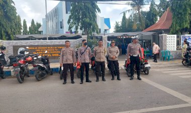 Puluhan-Personel-Polda-NTT-Amankan-Ibadah-Natal-di-Kota-Kupang