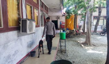 Subsatgas-Sterilisasi-OMB-Turangga-Pengecekan-Kantor-KPU-dan-Bawaslu-NTT-dengan-Anjing-Pelacak