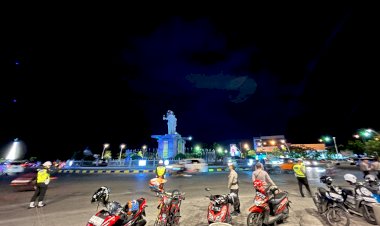 Personel-Polda-NTT-BKO-Ops-Lilin-Polresta-Kupang-Kota-Mantapkan-Kegiatan-Strong-Point-untuk-Keamanan-Lalu-Lintas