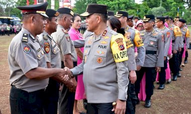 Kapolda-NTT-Pimpin-Upacara-Korps-Raport,-809-Personel-Polri-dan-ASN-Mendapat-Kenaikan-Pangkat-Setingkat-Lebih-Tinggi