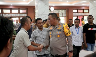 Kapolda-NTT-Ingatkan-Jurnalis-untuk-Jaga-Keseimbangan-dan-Hindari-Produksi-Hoaks