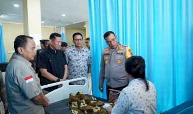 Kapolda-NTT-Kunjungi-Korban-Kebakaran-Asrama-Brimob,-Beri-Dukungan-dan-Semangat