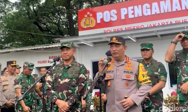 Panglima-TNI-dan-Kapolri-Cek-TPS-Pemilu,-Pastikan-Pencoblosan-Aman