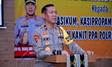 Buka-Kegiatan-Sosialisasi-Hukum,-Wakapolda-NTT-Harapkan-Anggota-Bisa-Menjadi-Role-Mode
