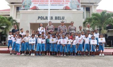 Serunya-Bermain-dan-Belajar-Bersama,-Sat-Lantas-Polres-Belu-Kenalkan-Rambu-rambu-Lalu-Lintas-untuk-Anak-TKK-Asisi-Onoboi