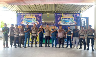 Dirpolairud-Polda-NTT-Pantau-Aktivitas-Pemudik-dan-Cek-Posko-Terpadu-Operasi-Ketupat-Turangga-2024-di-Pelabuhan-Tenau-Kupang