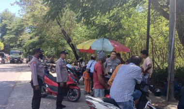 Sambangi-Warga-Kota-Kupang,-Anggota-Ditbinmas-Polda-NTT-Beri-Imbauan-Kamtibmas