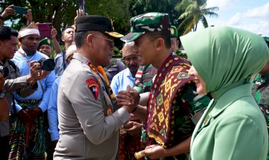 Kapolda-NTT-Sambut-Kedatangan-Pangdam-IX/Udayana-di-Bandara-El-Tari-Kupang