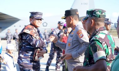 Kapolda-NTT-Sambut-Kedatangan-Kasal-Laksamana-Muhammad-Ali-di-Kupang