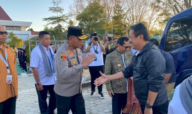 Kapolda-NTT-Sambut-Kedatangan-Menteri-Kelautan-dan-Perikanan-di-Kupang