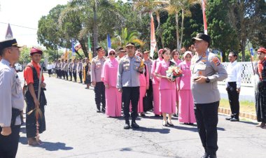 Kapolda-NTT-Lakukan-Kunjungan-Kerja-ke-Polres-Ngada,-Diterima-dengan-Penuh-Kehormatan