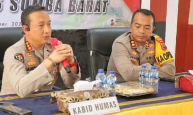Supervisi-di-Polres-Sumba-Barat,-Kabidhumas-Polda-NTT-Tekankan-Pentingnya-Citra-Polri-di-Masyarakat