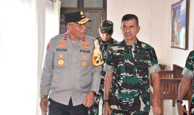 Kapolda-NTT-Sambut-Kedatangan-Pangdam-IX/Udayana-di-Kupang