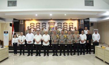 Kunjungan-Kerja-Ketua-Harian-Kompolnas-ke-Polda-NTT:-Evaluasi-Pengamanan-Natal-dan-Tahun-Baru