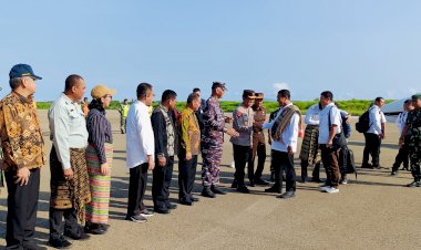 Wakapolda-NTT-Brigjen-Pol-Awi-Setiyono-Hadir-dalam-Penjemputan-Menteri-Pertanian-RI-di-Kupang