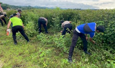 Polres-Sumba-Barat-dan-Dinas-Pertanian-Siapkan-Lahan-untuk-Program-Ketahanan-Pangan-Nasional