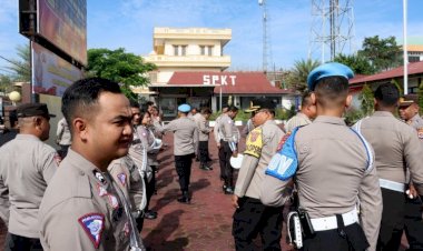 Disiplin-Dalam-Berpenampilan-Secara-Kedinasan-Polri,-Sipropam-Polres-TTS-Pemeriksaan-Kerapian