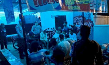 Polres-Alor-Laksanakan-Patroli-Malam-dan-Berikan-Himbauan-Kamtibmas-kepada-Pemuda