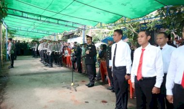 Kapolres-Alor-Pimpin-Upacara-Pemakaman-Alm.-Purn.-SERMA-Paulus-Lema