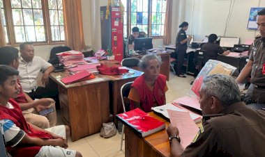 Unit-TPPO-Polda-NTT-Serahkan-Tersangka-dan-Barang-Bukti-ke-Kejaksaan-Negeri-Soe