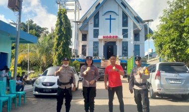 Polda-NTT-Amankan-Perayaan-Ibadah-Syukur-Paskah-di-Gereja-Horeb-Perumnas-Kupang