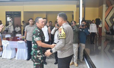 Kapolda-NTT-Terima-Kunjungan-Silaturahmi-Pangdam-IX/Udayana,-Pererat-Sinergi-TNI-Polri-di-Wilayah-Perbatasan