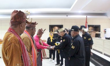 Polda-NTT-Dukung-Penulisan-Buku-Ensiklopedia-Keraton-Nusantara,-Hadirkan-Para-Raja-dari-Berbagai-Wilayah