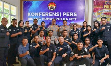 Hangat-dan-Bersahaja,-Kapolda-NTT-Sambangi-Ruang-Bidhumas:-Beri-Masukan-dan-Semangat-Baru