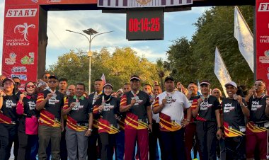 Langkah-Kebersamaan-di-Tapal-Batas:-Kapolda-NTT-dan-Istri-Meriahkan-Wini-Border-Run-2025