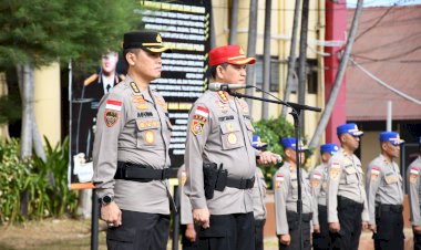 Biro-SDM-Polda-NTT-Serahkan-118-Siswa-Bintara-Pria-ke-SPN-untuk-Mulai-Pendidikan