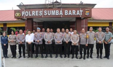 Wakapolda-NTT-Sambangi-Mapolres-Sumba-Barat,-Tekankan-Pengungkapan-Kasus-dan-Dukungan-Program-Pemerintah