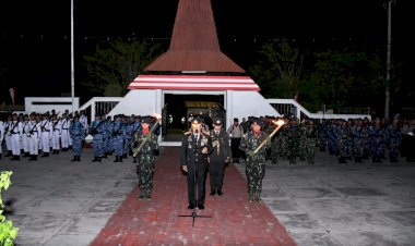 Kapolda-NTT-Pimpin-Apel-Kehormatan-dan-Renungan-Suci-HUT-ke-80-RI-di-TMP-Dharma-Loka