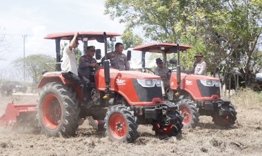Kolaborasi-Polisi,-Pemda,-dan-Petani:-Sumba-Timur-Siap-Jadi-Lumbung-Jagung-Nasional