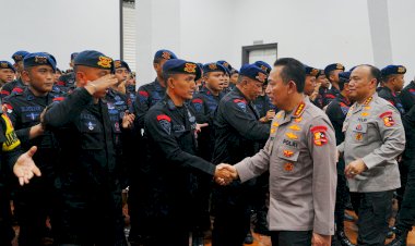 Kunjungi-Mako-Brimob-Kwitang,-Kapolri-Beri-Apresiasi-dan-Perkuat-Motivasi 