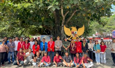 Polres-Ende-Hadirkan-Harmoni:-Aksi-Unjuk-Rasa-Ditutup-dengan-Doa-Bersama