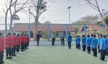 Kapolda-NTT-Respon-Cepat-Permintaan-Sekolah,-Polwan-Latih-Jiwa-Kepemimpinan-Siswa-SRMP-19-Kupang