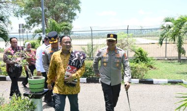 Kapolda-NTT-Sambut-Kedatangan-Anggota-Kompolnas-di-Kupang