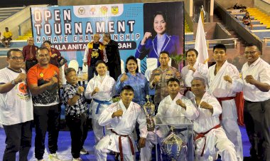 Atlet-Karate-Polda-NTT-Borong-Medali-di-Open-Turnamen-Piala-Anita-Jakoba-Gah-2025