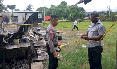 Polres-Kupang-Polda-NTT-Tangani-Kebakaran-Rumah-Warga-di-Naibonat,-Kerugian-Capai-Rp200-Juta