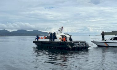 Pencarian-Hari-ke-14-Korban-KM-Putri-Sakinah,-Polda-NTT-Kerahkan-Alut-SAR-Bawah-Laut