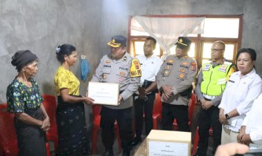 Wujud-Empati-Polri,-Polda-NTT-Beri-Bantuan-Tali-Asih-serta-Pendampingan-Psikologis-bagi-Keluarga-Korban-di-Ngada
