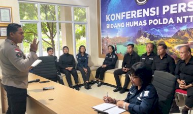 Penguatan-Analisis,-Integritas,-dan-Loyalitas:-Fondasi-Humas-Polri-di-Era-Disrupsi-Informasi