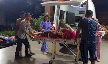 Polri-Untuk-Masyarakat,-Personel-Polsek-Lobalain-Bantu-Rujuk-Ibu-Hamil-ke-RSUD-Baa